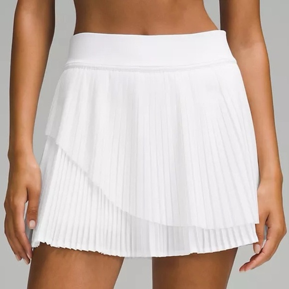 Lululemon SIZE 4 Tiered Pleats HR High Rise pleated tennis skirt in white